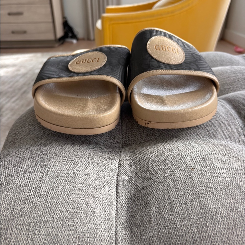 Gucci Beige and Black Slide Sandals - Picture 3 of 8